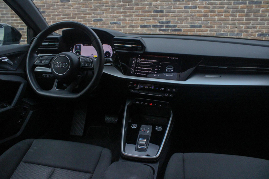 Audi A3 Sportback 40 TFSI e Edition | PANO | Stoelvw| Lane assist