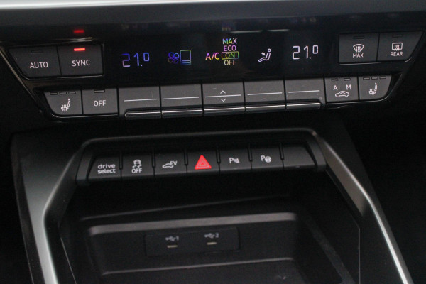 Audi A3 Sportback 40 TFSI e Edition | PANO | Stoelvw| Lane assist