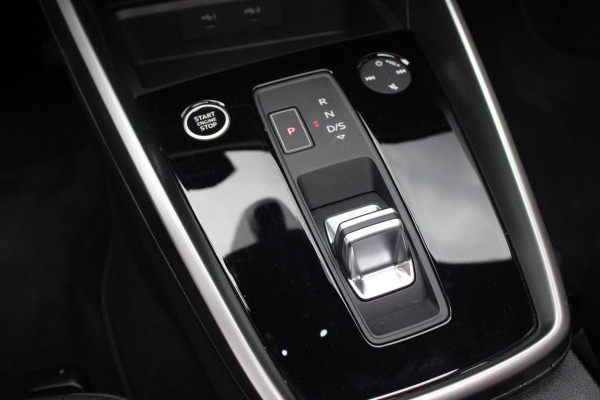 Audi A3 Sportback 40 TFSI e Edition | PANO | Stoelvw| Lane assist