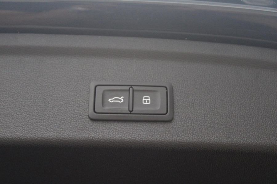 Audi A3 Sportback 40 TFSI e Edition | PANO | Stoelvw| Lane assist