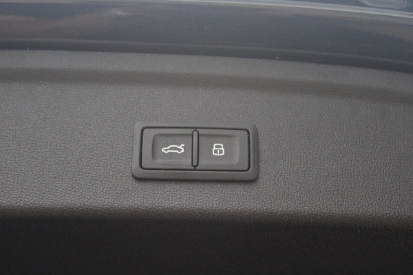 Audi A3 Sportback 40 TFSI e Edition | PANO | Stoelvw| Lane assist