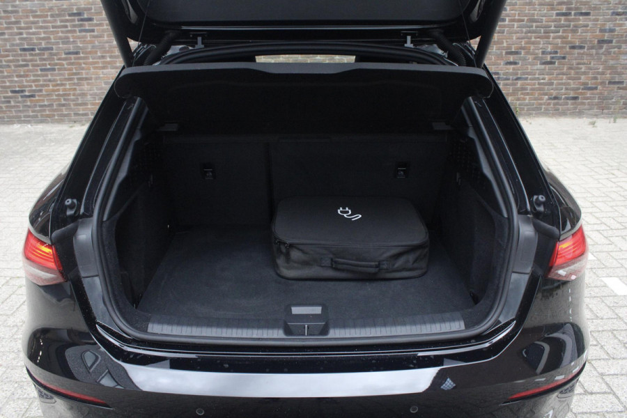 Audi A3 Sportback 40 TFSI e Edition | PANO | Stoelvw| Lane assist