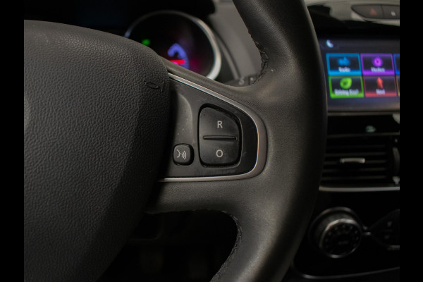 Renault Clio 0.9 TCe Sport (APPLE CARPLAY,NAVI,LED,CRUISE,CLIMATE,LM VELGEN,GETINT,SPORTSTOELEN,PDC,NETTESTAAT)