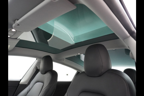 Tesla Model 3 Long Range AWD 75kWh 463PK Elektr.Achterklep ! 19"Lmv FSD-3 Computer Premium Audio AutoPilot Panoramadak Camera's Leer Adaptive- 4WD Stoel en achterbank verwarming Elektr.Stoelen+Memory+Easy-Entry WiFi 1e Eigenaar Origineel Nederlandse Auto Garantie op Accu/Motor tot 07-06-2027/192.000km