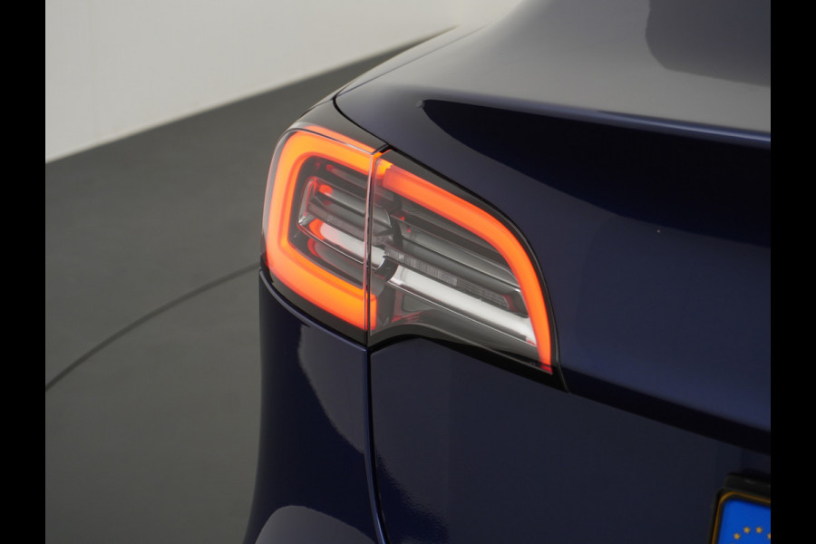 Tesla Model 3 Long Range AWD 75kWh 463PK Elektr.Achterklep ! 19"Lmv FSD-3 Computer Premium Audio AutoPilot Panoramadak Camera's Leer Adaptive- 4WD Stoel en achterbank verwarming Elektr.Stoelen+Memory+Easy-Entry WiFi 1e Eigenaar Origineel Nederlandse Auto Garantie op Accu/Motor tot 07-06-2027/192.000km