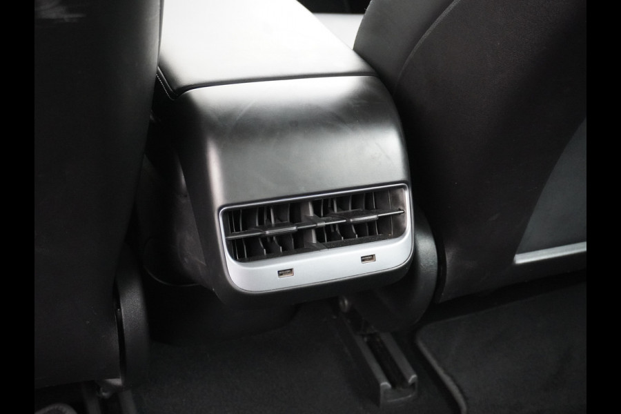 Tesla Model 3 Long Range AWD 75kWh 463PK Elektr.Achterklep ! 19"Lmv FSD-3 Computer Premium Audio AutoPilot Panoramadak Camera's Leer Adaptive- 4WD Stoel en achterbank verwarming Elektr.Stoelen+Memory+Easy-Entry WiFi 1e Eigenaar Origineel Nederlandse Auto Garantie op Accu/Motor tot 07-06-2027/192.000km