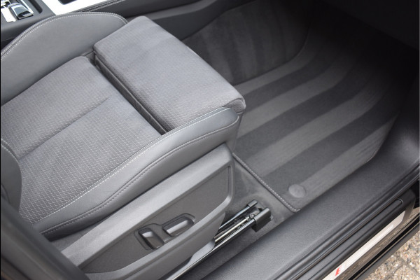 Audi Q5 50 TFSI e S-Line 299 Pk Pano Luchtvering Sfeer Keyless Matrix Led Leder SQ5 21 Inch