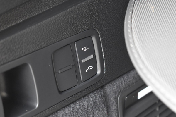 Audi Q5 50 TFSI e S-Line 299 Pk Pano Luchtvering Sfeer Keyless Matrix Led Leder SQ5 21 Inch