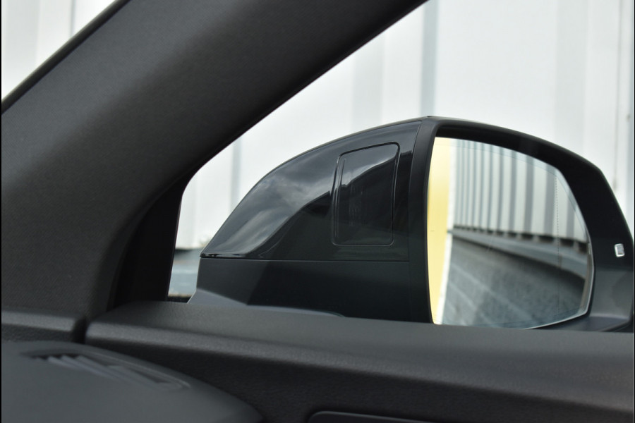 Audi Q5 50 TFSI e S-Line 299 Pk Pano Luchtvering Sfeer Keyless Matrix Led Leder SQ5 21 Inch