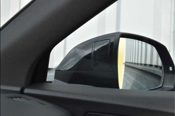 Audi Q5 50 TFSI e S-Line 299 Pk Pano Luchtvering Sfeer Keyless Matrix Led Leder SQ5 21 Inch