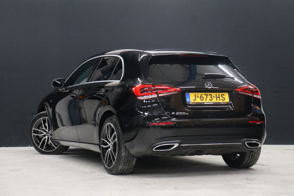 Mercedes-Benz A-Klasse 250 e Business Solution Luxury Limited [CAMERA, PDC 360, CRUISE CONTROL, STOELVERWARMING, BLUETOOTH VERBINDING, AUTOMATISCHE AIRCO, NAVIGATIE, NIEUWSTAAT]