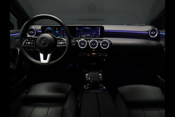 Mercedes-Benz A-Klasse 250 e Business Solution Luxury Limited [CAMERA, PDC 360, CRUISE CONTROL, STOELVERWARMING, BLUETOOTH VERBINDING, AUTOMATISCHE AIRCO, NAVIGATIE, NIEUWSTAAT]