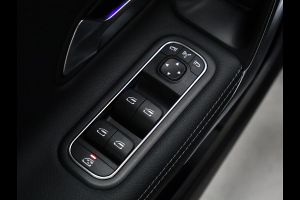 Mercedes-Benz A-Klasse 250 e Business Solution Luxury Limited [CAMERA, PDC 360, CRUISE CONTROL, STOELVERWARMING, BLUETOOTH VERBINDING, AUTOMATISCHE AIRCO, NAVIGATIE, NIEUWSTAAT]