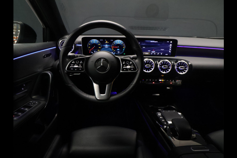 Mercedes-Benz A-Klasse 250 e Business Solution Luxury Limited [CAMERA, PDC 360, CRUISE CONTROL, STOELVERWARMING, BLUETOOTH VERBINDING, AUTOMATISCHE AIRCO, NAVIGATIE, NIEUWSTAAT]