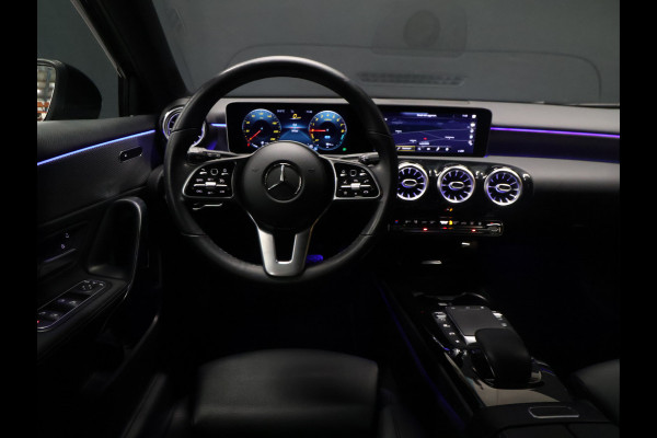Mercedes-Benz A-Klasse 250 e Business Solution Luxury Limited [CAMERA, PDC 360, CRUISE CONTROL, STOELVERWARMING, BLUETOOTH VERBINDING, AUTOMATISCHE AIRCO, NAVIGATIE, NIEUWSTAAT]