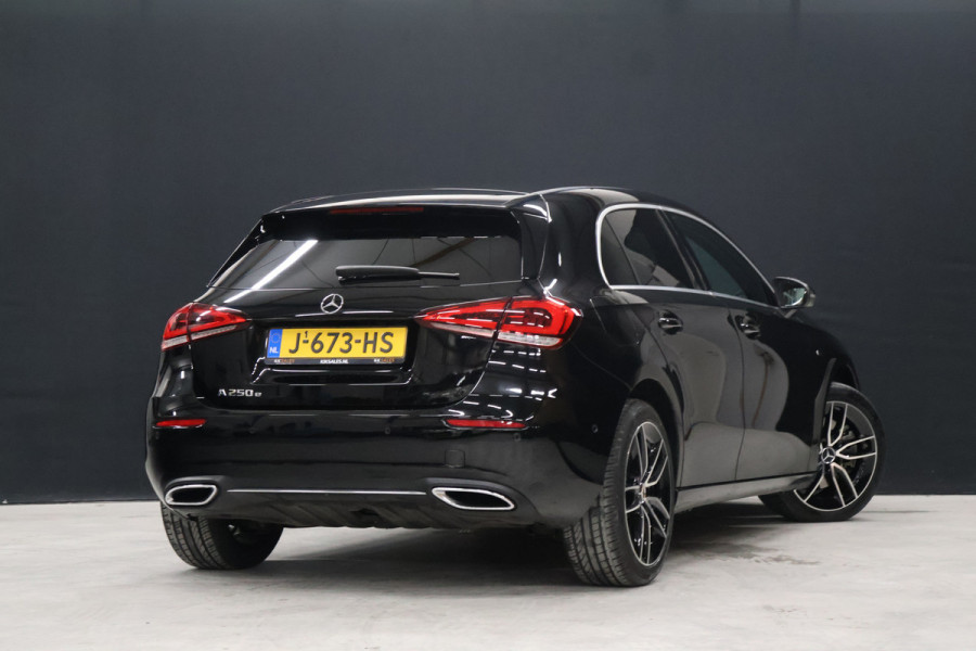 Mercedes-Benz A-Klasse 250 e Business Solution Luxury Limited [CAMERA, PDC 360, CRUISE CONTROL, STOELVERWARMING, BLUETOOTH VERBINDING, AUTOMATISCHE AIRCO, NAVIGATIE, NIEUWSTAAT]
