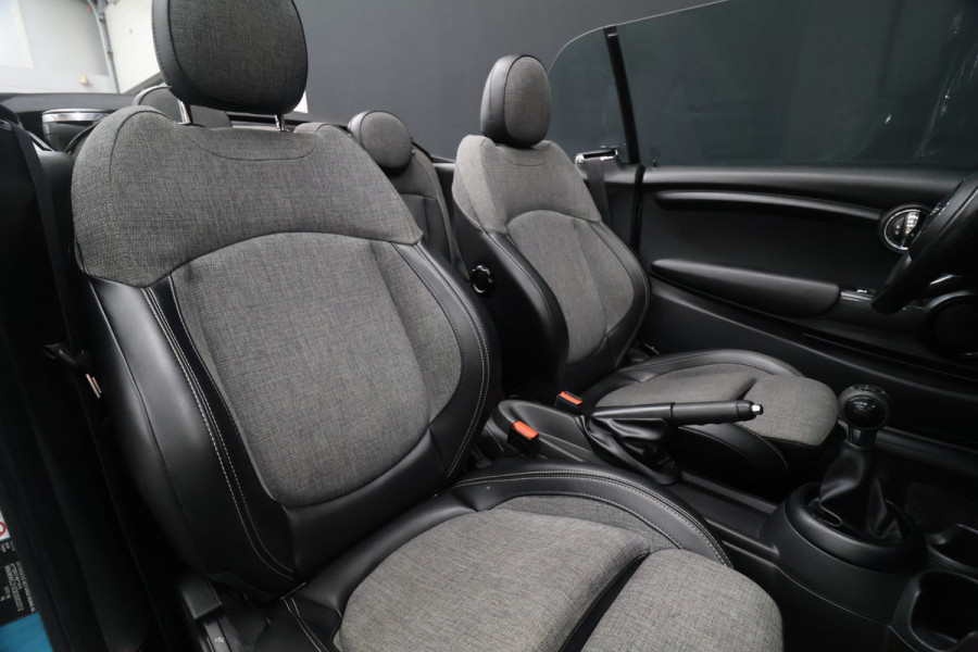 MINI Cabrio 1.5 Cooper Chili Serious Business [STOELVERWARMING, PARKEERSENSOREN, HALF LEDER/STOF, BLUETOOTH, CRUISE CONTROL, AIRCO, NIEUWSTAAT]