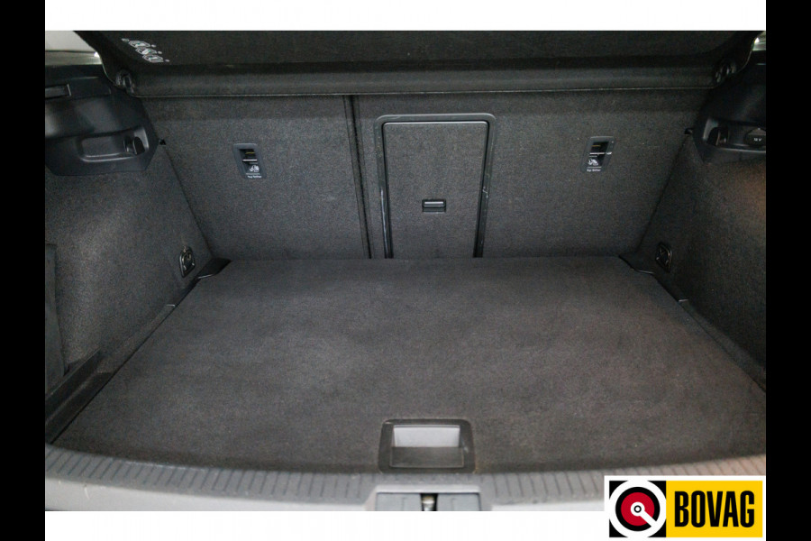 Volkswagen Golf 1.0 TSI Comfortline 110 PK | Adaptive cruise | Climate control | Navigatie App-connect, Regensensor, PDC v+a