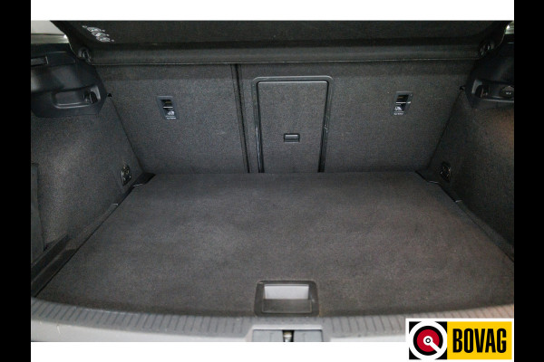 Volkswagen Golf 1.0 TSI Comfortline 110 PK | Adaptive cruise | Climate control | Navigatie App-connect, Regensensor, PDC v+a