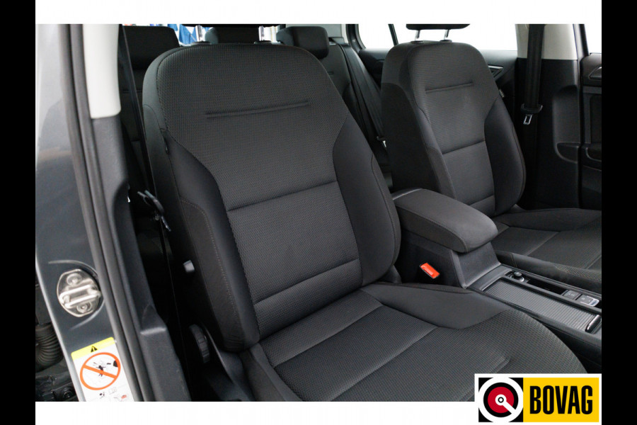 Volkswagen Golf 1.0 TSI Comfortline 110 PK | Adaptive cruise | Climate control | Navigatie App-connect, Regensensor, PDC v+a