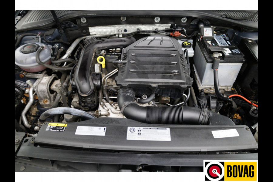 Volkswagen Golf 1.0 TSI Comfortline 110 PK | Adaptive cruise | Climate control | Navigatie App-connect, Regensensor, PDC v+a