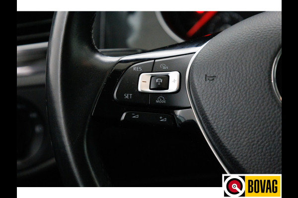 Volkswagen Golf 1.0 TSI Comfortline 110 PK | Adaptive cruise | Climate control | Navigatie App-connect, Regensensor, PDC v+a
