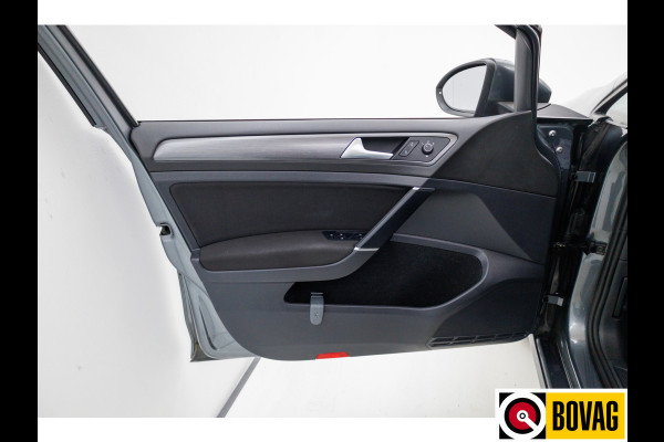 Volkswagen Golf 1.0 TSI Comfortline 110 PK | Adaptive cruise | Climate control | Navigatie App-connect, Regensensor, PDC v+a