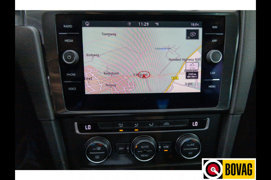 Volkswagen Golf 1.0 TSI Comfortline 110 PK | Adaptive cruise | Climate control | Navigatie App-connect, Regensensor, PDC v+a