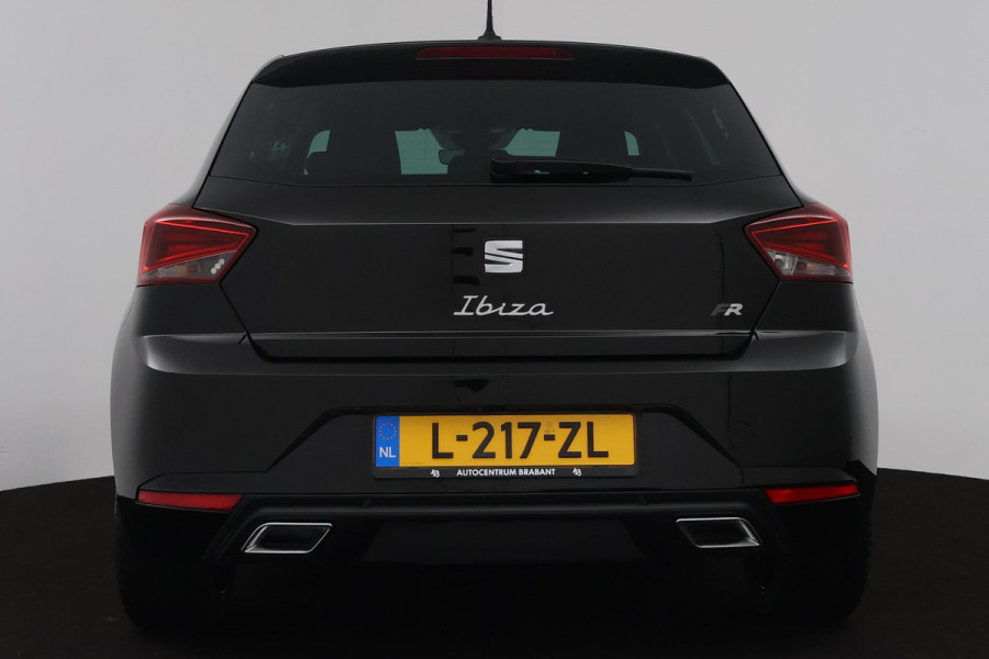 Seat Ibiza 1.0 EcoTSI FR Business Intense (ACHTERUITRIJCAMERA, STOELVERWARMING, DIGITALE COCKPIT, PARKEERSENSOREN, NAVIGATIE)