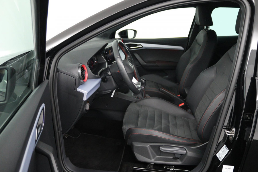Seat Ibiza 1.0 EcoTSI FR Business Intense (ACHTERUITRIJCAMERA, STOELVERWARMING, DIGITALE COCKPIT, PARKEERSENSOREN, NAVIGATIE)