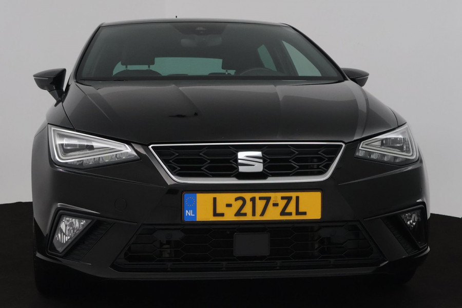 Seat Ibiza 1.0 EcoTSI FR Business Intense (ACHTERUITRIJCAMERA, STOELVERWARMING, DIGITALE COCKPIT, PARKEERSENSOREN, NAVIGATIE)