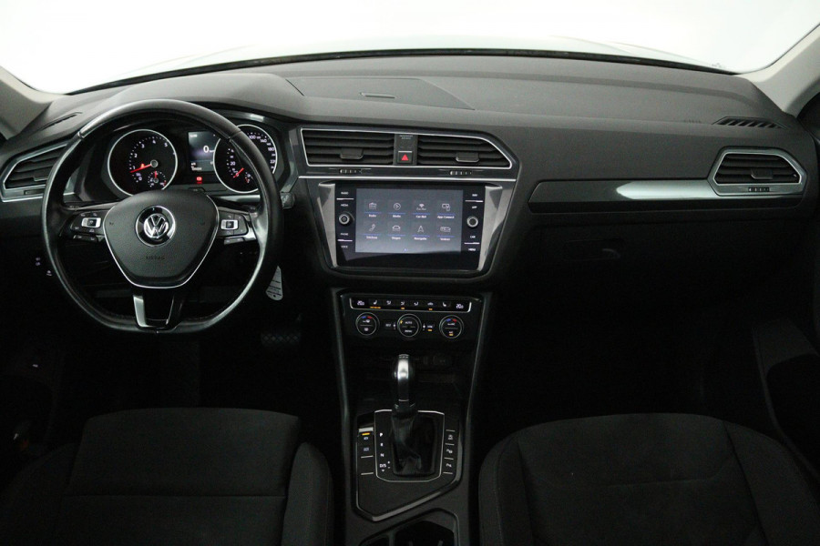 Volkswagen Tiguan 1.4 TSI ACT Comfortline Business (PANORAMADAK, ACHTERUITRIJCAMERA, NAVIGATIE, STOELVERWARMING, PARKEERSENSOREN)