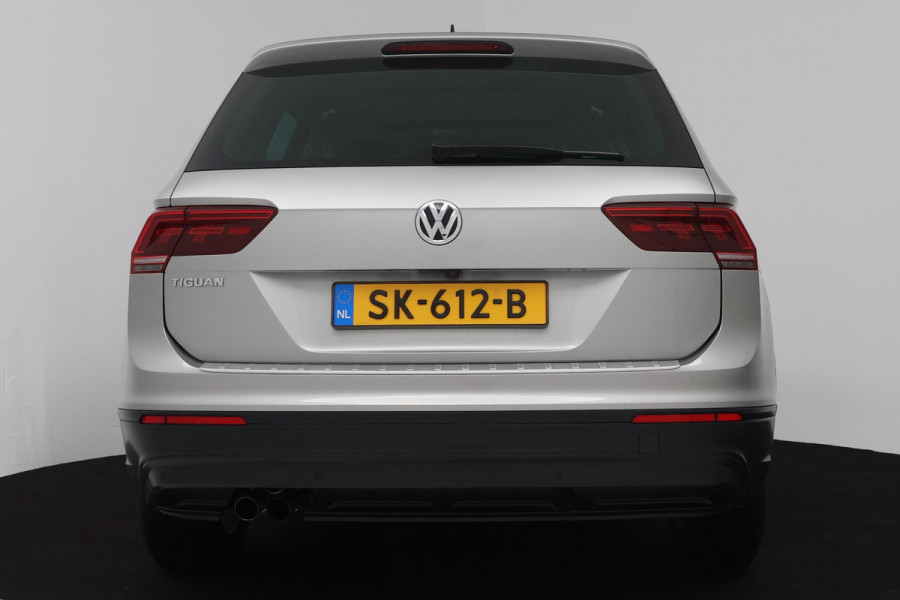 Volkswagen Tiguan 1.4 TSI ACT Comfortline Business (PANORAMADAK, ACHTERUITRIJCAMERA, NAVIGATIE, STOELVERWARMING, PARKEERSENSOREN)