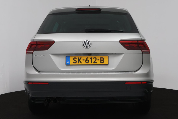 Volkswagen Tiguan 1.4 TSI ACT Comfortline Business (PANORAMADAK, ACHTERUITRIJCAMERA, NAVIGATIE, STOELVERWARMING, PARKEERSENSOREN)