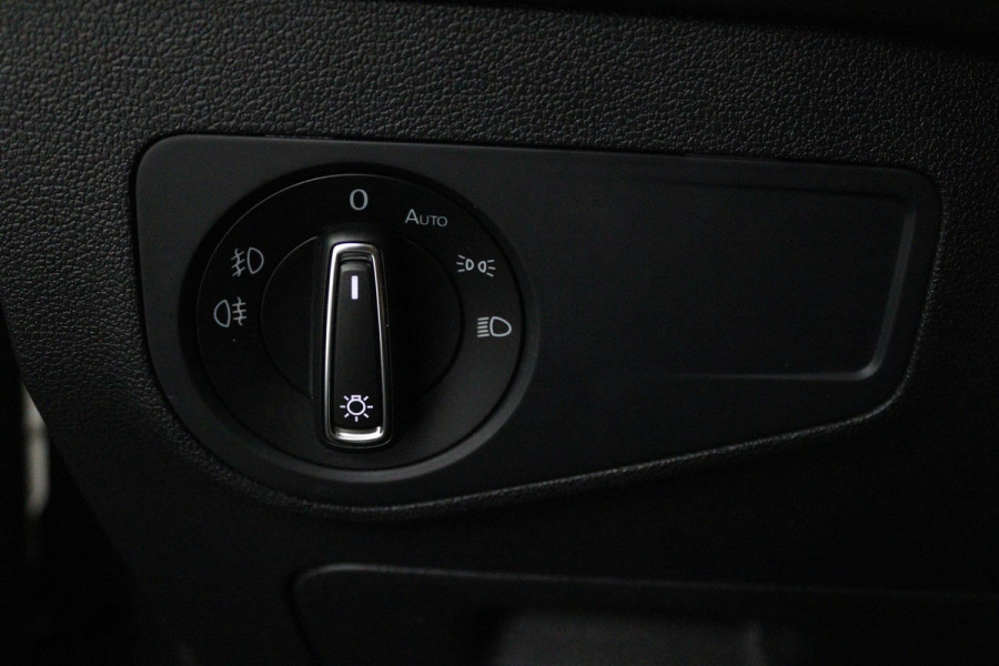 Volkswagen Tiguan 1.4 TSI ACT Comfortline Business (PANORAMADAK, ACHTERUITRIJCAMERA, NAVIGATIE, STOELVERWARMING, PARKEERSENSOREN)