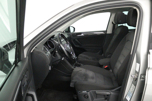 Volkswagen Tiguan 1.4 TSI ACT Comfortline Business (PANORAMADAK, ACHTERUITRIJCAMERA, NAVIGATIE, STOELVERWARMING, PARKEERSENSOREN)