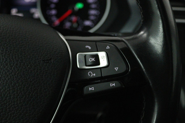 Volkswagen Tiguan 1.4 TSI ACT Comfortline Business (PANORAMADAK, ACHTERUITRIJCAMERA, NAVIGATIE, STOELVERWARMING, PARKEERSENSOREN)
