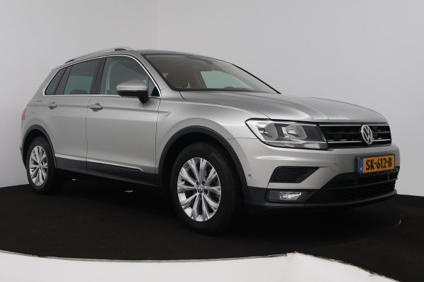 Volkswagen Tiguan 1.4 TSI ACT Comfortline Business (PANORAMADAK, ACHTERUITRIJCAMERA, NAVIGATIE, STOELVERWARMING, PARKEERSENSOREN)