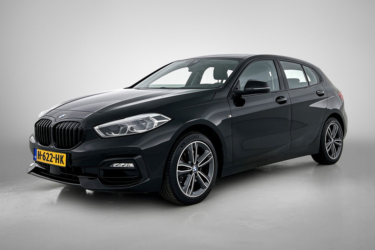 BMW 1-serie 118i Executive Edition Sport (NAVIGATIE, LED, SPORTSTOELEN, PDC, GOED ONDERHOUDEN)