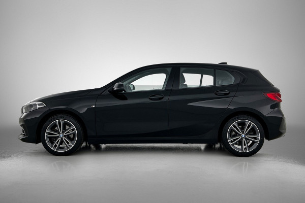 BMW 1-serie 118i Executive Edition Sport (NAVIGATIE, LED, SPORTSTOELEN, PDC, GOED ONDERHOUDEN)
