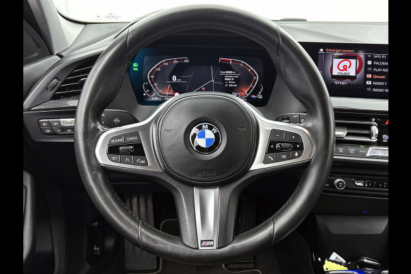 BMW 1-serie 118i Executive Edition Sport (NAVIGATIE, LED, SPORTSTOELEN, PDC, GOED ONDERHOUDEN)