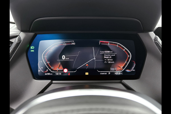 BMW 1-serie 118i Executive Edition Sport (NAVIGATIE, LED, SPORTSTOELEN, PDC, GOED ONDERHOUDEN)