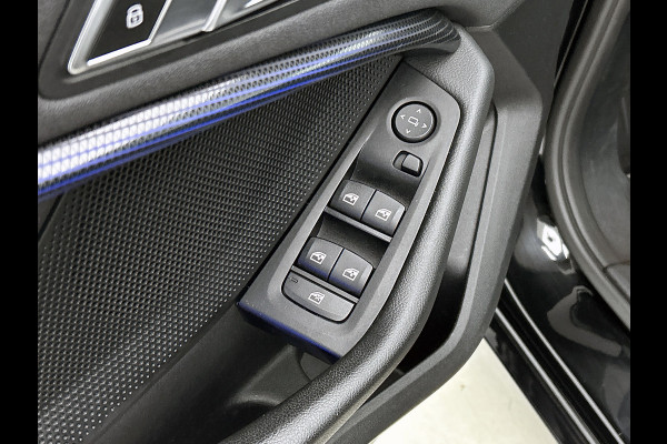 BMW 1-serie 118i Executive Edition Sport (NAVIGATIE, LED, SPORTSTOELEN, PDC, GOED ONDERHOUDEN)