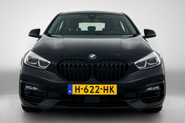 BMW 1-serie 118i Executive Edition Sport (NAVIGATIE, LED, SPORTSTOELEN, PDC, GOED ONDERHOUDEN)