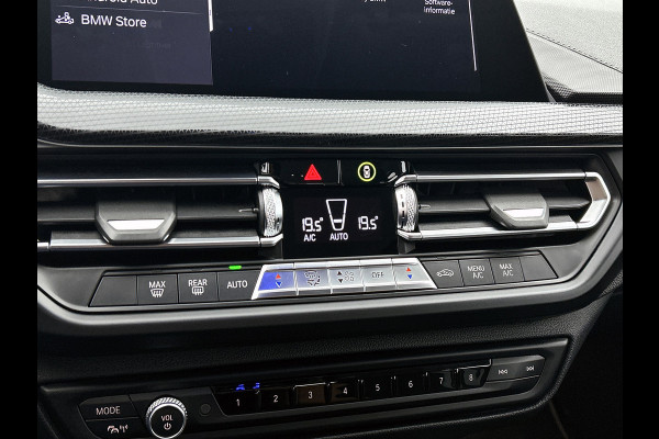 BMW 1-serie 118i Executive Edition Sport (NAVIGATIE, LED, SPORTSTOELEN, PDC, GOED ONDERHOUDEN)