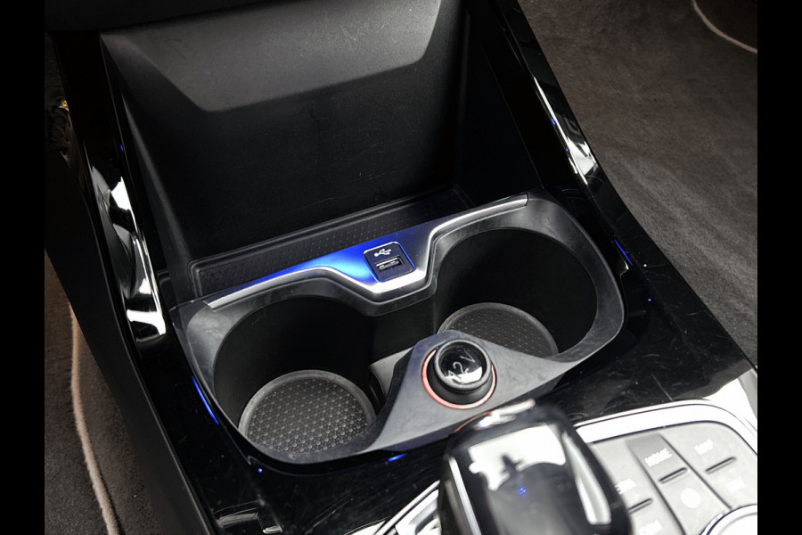 BMW 1-serie 118i Executive Edition Sport (NAVIGATIE, LED, SPORTSTOELEN, PDC, GOED ONDERHOUDEN)