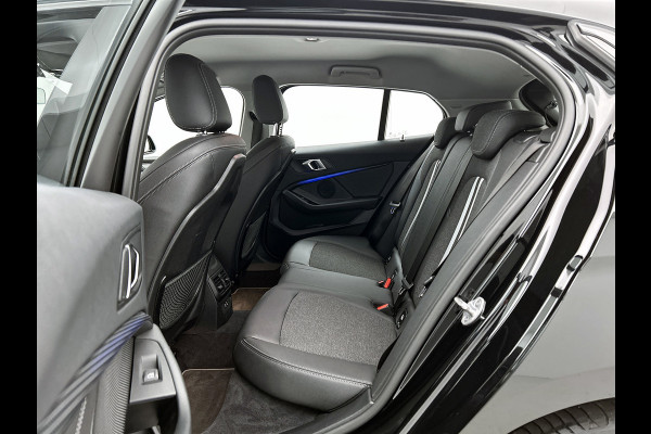 BMW 1-serie 118i Executive Edition Sport (NAVIGATIE, LED, SPORTSTOELEN, PDC, GOED ONDERHOUDEN)