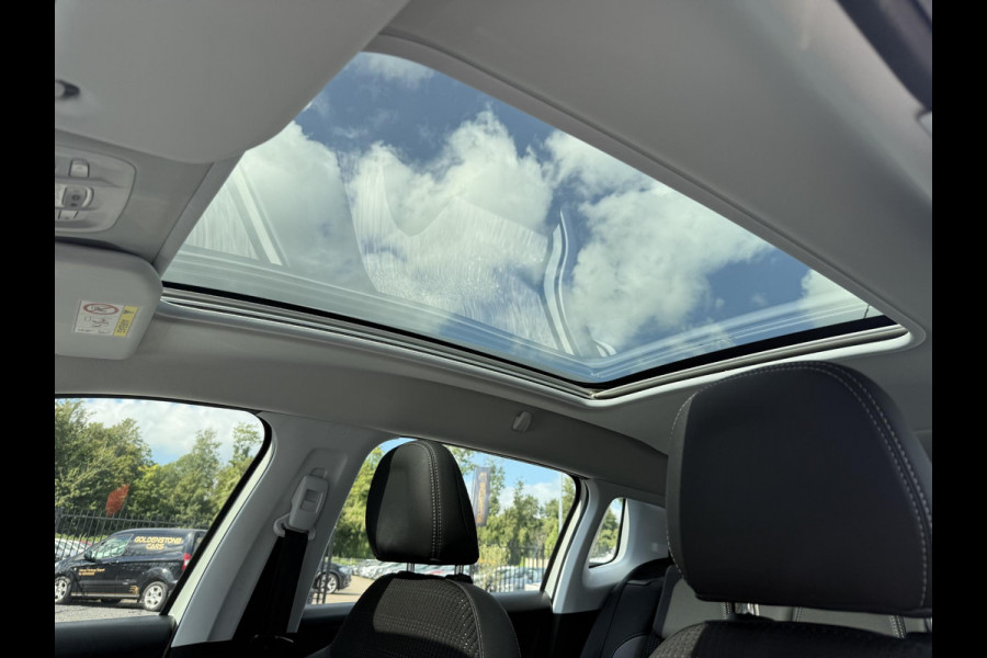 Peugeot 2008 1.2 PureTech Allure 2e Eigenaar,110pk,Dealer Onderhouden,Pano,Navi,Halfleder,Clima,Cruise,Camera,Distributie riem v.v. bij 30.849,N.A.P,Pdc V+A,Lm velgen,APK tot 07-2026