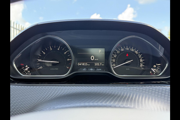 Peugeot 2008 1.2 PureTech Allure 2e Eigenaar,110pk,Dealer Onderhouden,Pano,Navi,Halfleder,Clima,Cruise,Camera,Distributie riem v.v. bij 30.849,N.A.P,Pdc V+A,Lm velgen,APK tot 07-2026