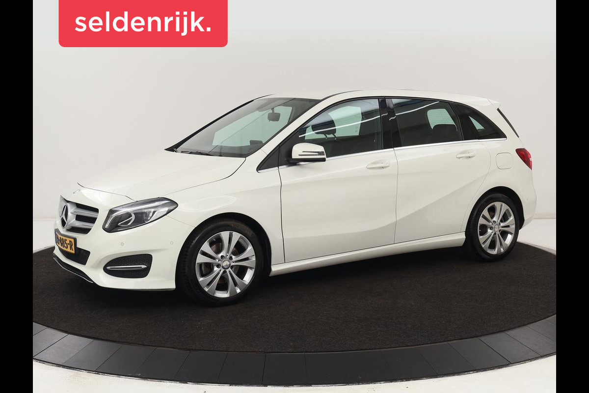Mercedes-Benz B-Klasse 180 Ambition | Trekhaak | Half leder | Navigatie | Park Assist | Full LED | Bluetooth | Cruise control | Airco | 17'' lichtmetalen velgen Mercedes-Benz B-Klasse 180 Ambition | Trekhaak | Half leder | Navigatie | Park Assist | Full LED | Bluetooth | Cruise control | Airco | 17'' lichtmetalen velgen